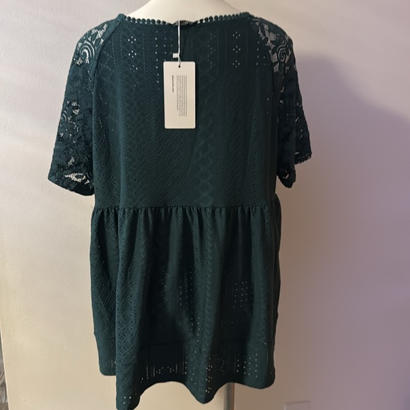 NWT BloomChic lace /crochet babydoll top - Picture 3 of 3